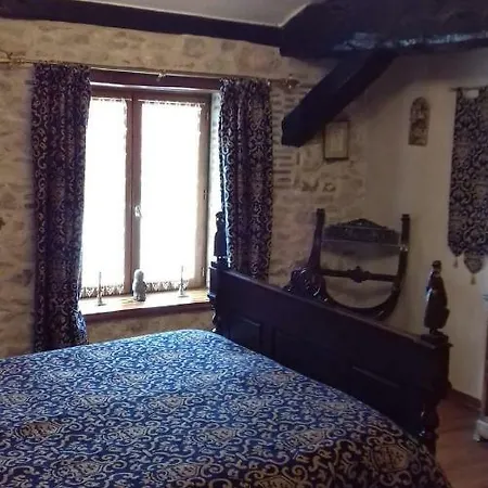 Couette-café Le Petit Tournesol Chambres D'hotes Le Grand-Madieu