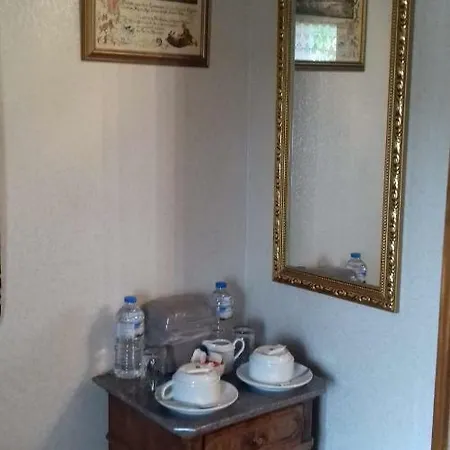 Le Petit Tournesol Chambres D'hotes Couette-café Le Grand-Madieu